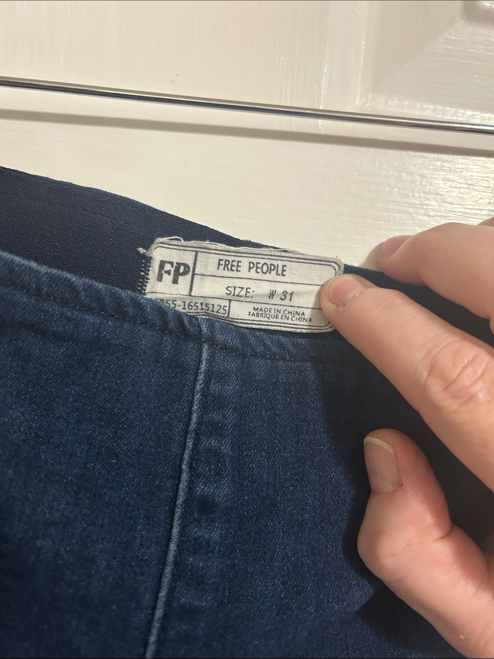 Free People Penny Dark Blue Flare Women’s Jeans, Size 31 (12) - Picture 3 of 9